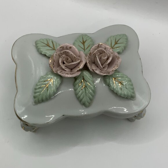 Bond Ware L&M Vintage Porcelain Roses 4 Legged Covered Trinket Box - Picture 2 of 9
